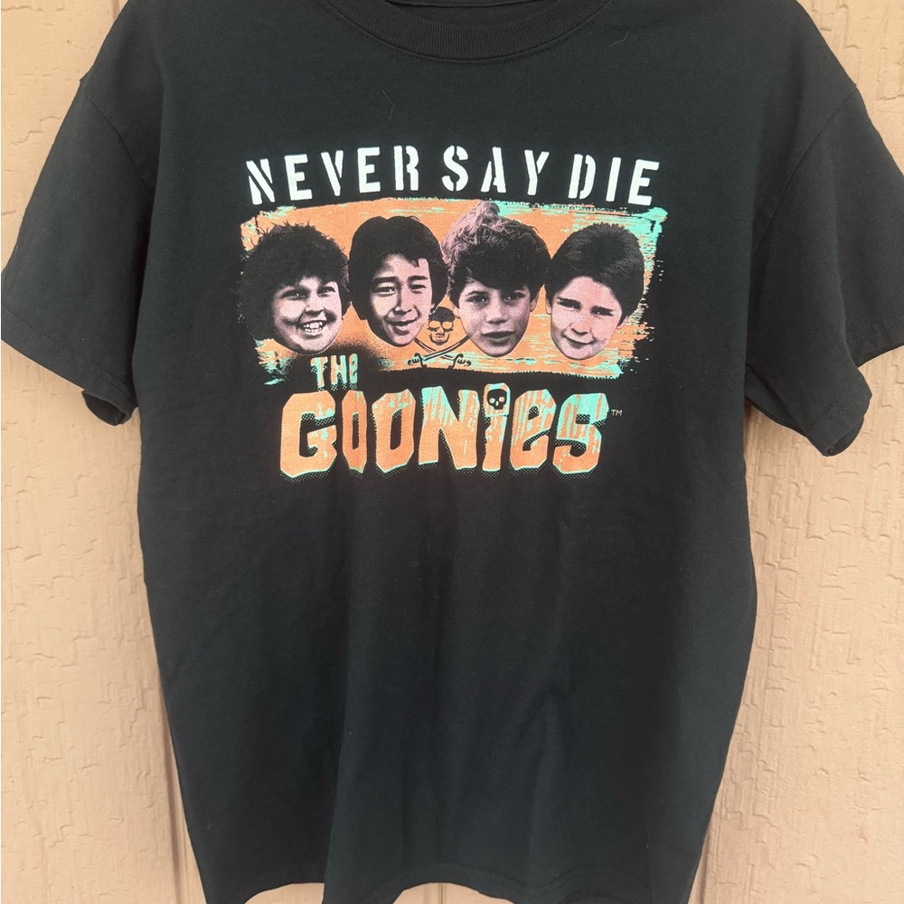 EUC Women’s Goonies Never Say Die Movie Black T Shirt Size Medium